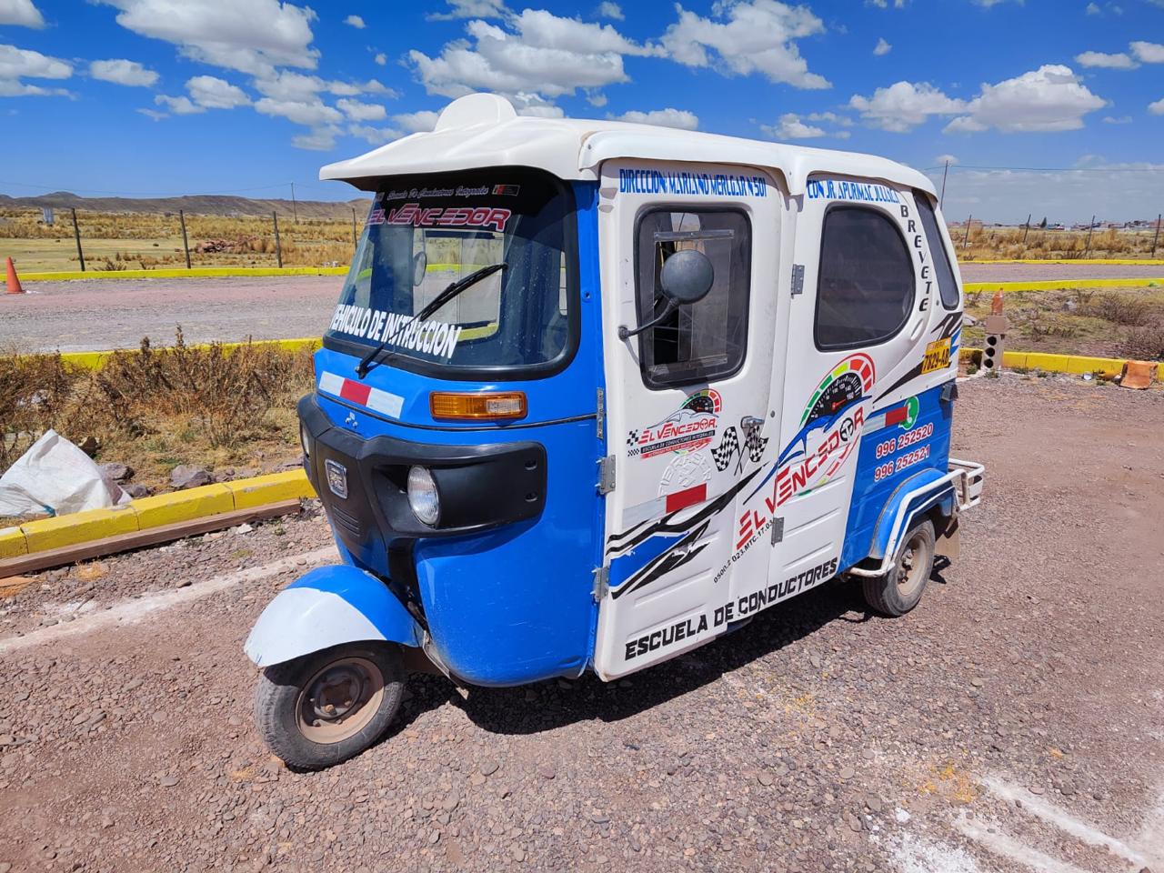 Mototaxi de instrucción